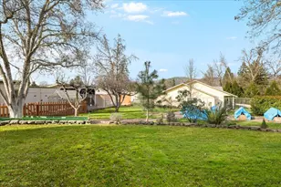 1422 Wineteer Ln, Grants Pass, OR 97527 - Photo 29