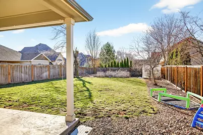 1617 Tennessee Lane, Central Point, OR 97502 - Photo 37