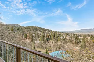 211 Glenview Dr, Ashland, OR 97520 - Photo 17
