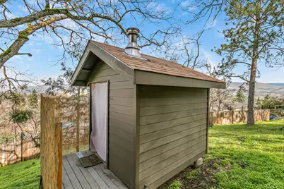 211 Glenview Drive, Ashland, OR 97520 - Photo 57