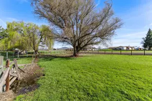 200 Sierra Dr, Eagle Point, OR 97524 - Photo 23