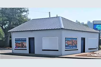 101 E Park Street, Grants Pass, OR 97527 - Photo 1