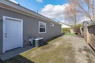 1868 SW Abilene Way, Grants Pass, OR 97526 - Photo 31