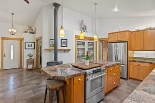 16844 Brenda Dr, Bend, OR 97707 - Photo 15