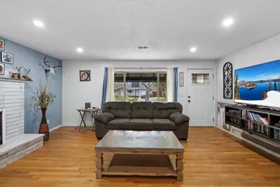 209 Corcoran Lane, Central Point, OR 97502 - Photo 3