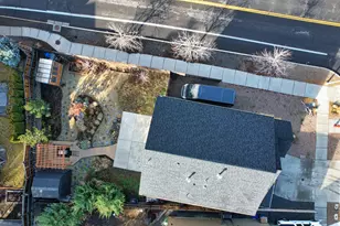 20739 NE Angora Ct, Bend, OR 97701 - Photo 5