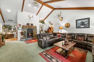 122 Carlos Ave, Rogue River, OR 97537 - Photo 9