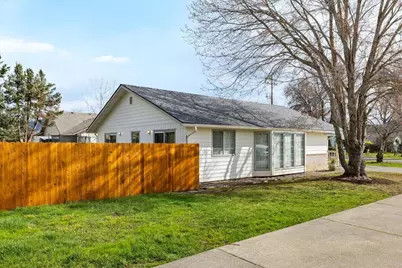 762 Your Way, Grants Pass, OR 97527 - Photo 3