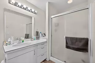 1050 NE Butler Market Rd, Bend, OR 97701 - Photo 29