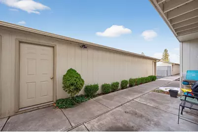 1050 NE Butler Market Road #APT 36, Bend, OR 97701 - Photo 39