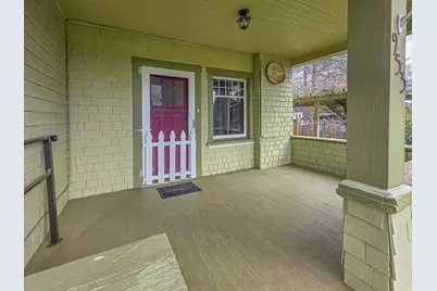 953 NE 9th Street, Grants Pass, OR 97526 - Photo 3