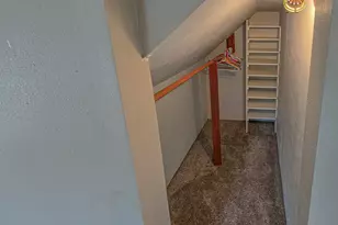 953 NE 9th St, Grants Pass, OR 97526 - Photo 17