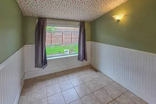 953 NE 9th St, Grants Pass, OR 97526 - Photo 7