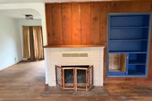 215 Hillhouse Ave, Medford, OR 97504 - Photo 3