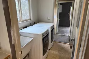 215 Hillhouse Ave, Medford, OR 97504 - Photo 11