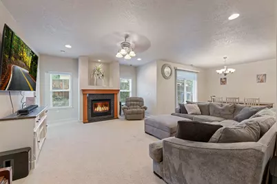 3054 Colonial Avenue, Medford, OR 97504 - Photo 3