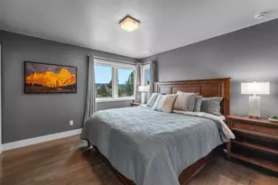 61649 Hosmer Lake Dr, Bend, OR 97702 - Photo 37