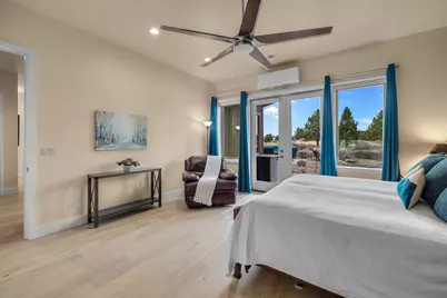 61649 Hosmer Lake Drive, Bend, OR 97702 - Photo 5