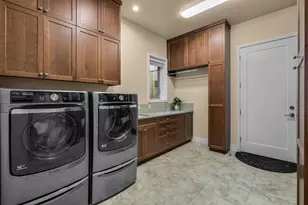 61649 Hosmer Lake Dr, Bend, OR 97702 - Photo 51