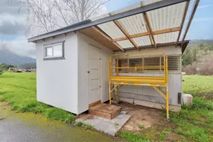 753 W Evans Creek Rd, Rogue River, OR 97537 - Photo 41