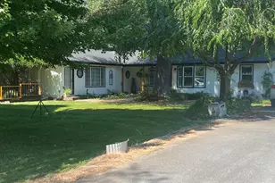 753 W Evans Creek Rd, Rogue River, OR 97537 - Photo 1