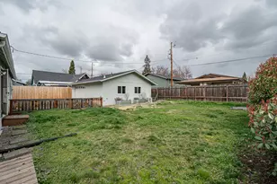 408 Marie St, Medford, OR 97504 - Photo 19