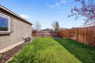 2748 NE 6th Dr, Redmond, OR 97756 - Photo 19