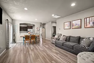 2748 NE 6th Dr, Redmond, OR 97756 - Photo 5