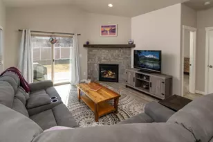 3002 NW Alder Pl, Redmond, OR 97756 - Photo 7