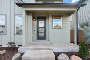 21165 NE Beall Dr, Bend, OR 97701 - Photo 3