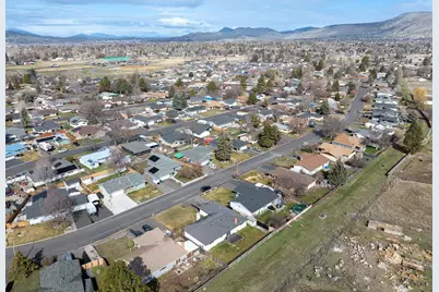 5481 Gatewood Drive, Klamath Falls, OR 97603 - Photo 5