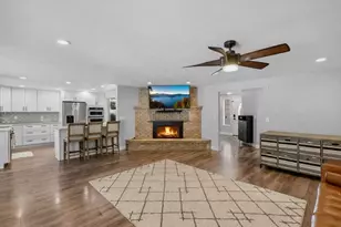 2374 Fairfield Dr, Medford, OR 97504 - Photo 3