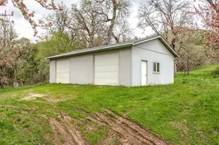 13645 E Evans Creek Rd, Rogue River, OR 97537 - Photo 13