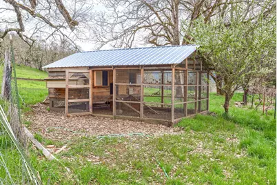 13645 E Evans Creek Road, Rogue River, OR 97537 - Photo 15