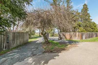 4127 Fern Valley Road, Phoenix, OR 97535 - Photo 3