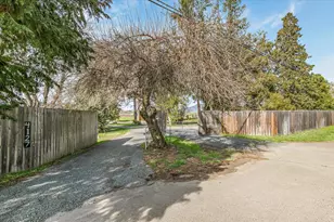 4127 Fern Valley Rd, Phoenix, OR 97535 - Photo 3