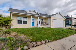 2335 New Haven Dr, Central Point, OR 97502 - Photo 3