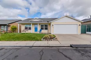 2335 New Haven Dr, Central Point, OR 97502 - Photo 1