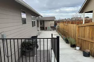 1779 NE 3rd Street NE, Redmond, OR 97756 - Photo 5