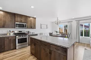 1619 S Columbus Ave, Medford, OR 97501 - Photo 13