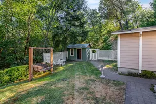 1260 Pinecrest Dr, Grants Pass, OR 97526 - Photo 39