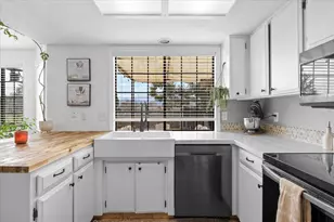 3208 Burton Dr, Medford, OR 97504 - Photo 11