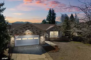 3208 Burton Dr, Medford, OR 97504 - Photo 7