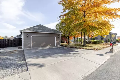 940 NE Purcell Boulevard, Bend, OR 97701 - Photo 1