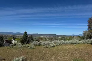 5821 Havencrest Dr, Klamath Falls, OR 97603 - Photo 1