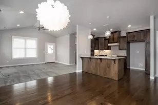 650 Golden Peak Dr, Central Point, OR 97502 - Photo 7