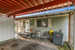 6901 Old Stage Rd, Central Point, OR 97502 - Photo 3