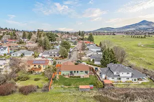 2854 Yvonne Rd, Medford, OR 97504 - Photo 47