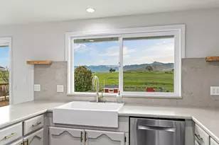 2854 Yvonne Rd, Medford, OR 97504 - Photo 13