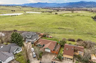 2854 Yvonne Rd, Medford, OR 97504 - Photo 51